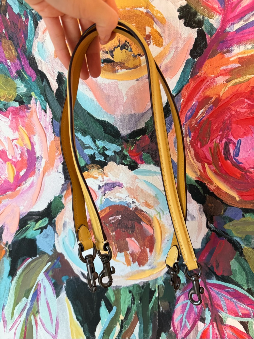 Preowned Rare Coach 1941 Rogue 25 with Sequins Floral Bow Print Yellow - Picture 12 of 15
